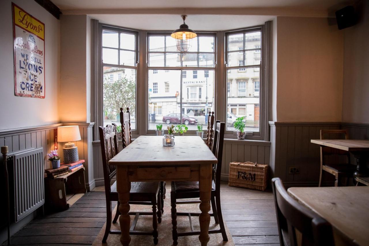 The Black Swan Inn Devizes Bagian luar foto