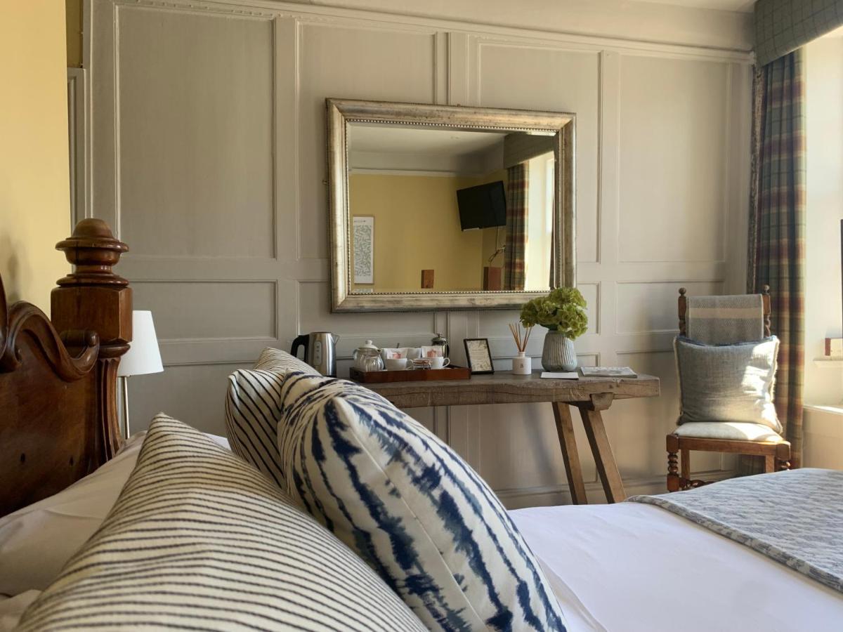The Black Swan Inn Devizes Bagian luar foto