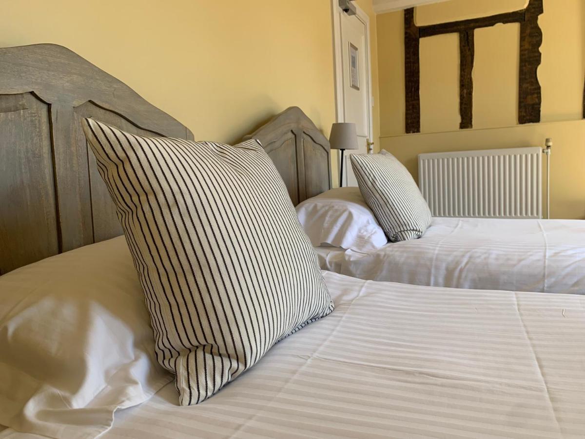 The Black Swan Inn Devizes Bagian luar foto